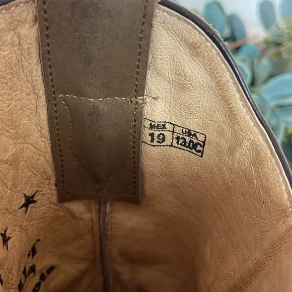 Beautiful Elliut western boot size 13 - Picture 8 of 11